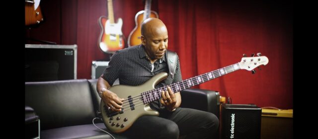 Nathan East a enregistré pour Judas Priest